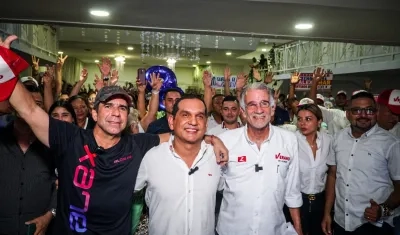 El candidato a la Alcaldía de Barranquilla, Alex Char, Santiago Arias, candidato al Concejo, y Eduardo Verano, candidato a la Gobernación del Atlántico.