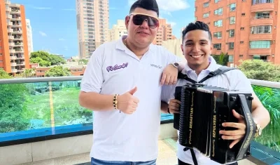 El cantante Antonio Eslait y el acordeonero Sebastián Sepúlveda.