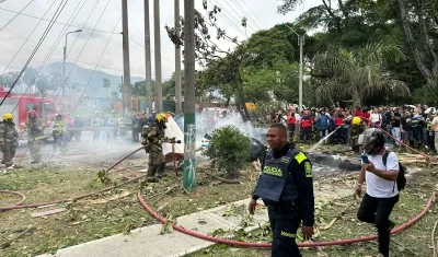 Avioneta de la Fuerza Aérea cayó en Cali.