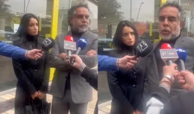 Armando Benedetti dando declaraciones a la prensa.