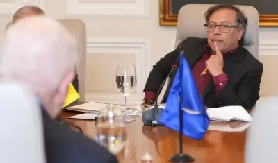 Gustavo Petro en reunión con miembros de la CIDH.