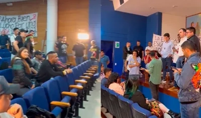 Momento exacto en el que los presentes discutían si continuar con el debate.