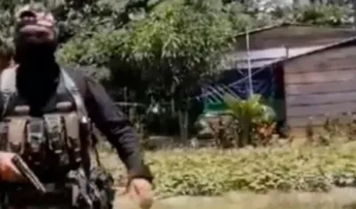 Los hombres armados en zona rural de Tierralta. 