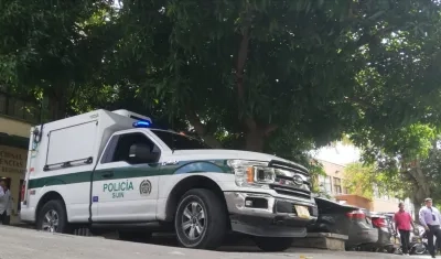 El cuerpo de la mujer fue llevado por la Sijin a Medicina Legal.