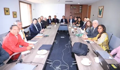 Reunión en la Registraduría, con participación de disidencias de las FARC.