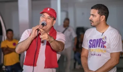 Santa Lopesierra y su hijo Samuel Santander Lopesierra.