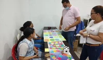 Estudiantes de la Institución Nuestra Señora de la Candelaria en Malambo.