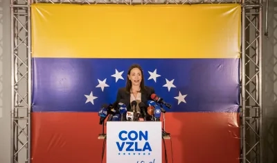 La exdiputada María Corina Machado ofrece declaraciones en rueda de prensa.
