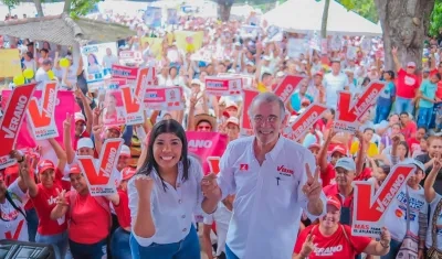 La representante a la Cámara Ana Monsalve y el candidato a la Gobernación Eduardo Verano