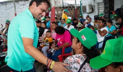 El candidato a la Gobernación Alfredo Varela en la visita a Ponedera y a sus corregimientos