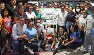 El alcalde Jaime Pumarejo y Juan Manuel Alvarado, gerente de Ciudad, en una jornada de “Así Vivo Mi Barrio”