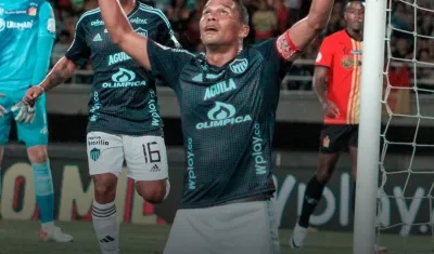 Carlos Bacca festeja el primer gol del Junior ante el Pereira.