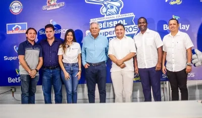 Ricardo Mendoza, Roberto Char, Lorena Zequeda, Pedro Salzedo, Ismael Fernández, Édinson Rentería y Kodiró Miranda durante el lanzamiento del torneo. 