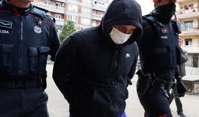 Nelson David M.B., siendo capturado por las autoridades españolas.