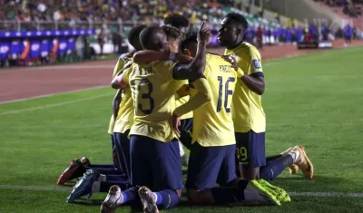 La celebración de los ecuatorianos en el partido contra Bolivia, en La Paz. 