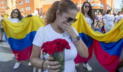 Amigos de los fallecidos en las discotecas La Fonda Milagros y Teatre, en Murcia.