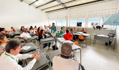 Capacitación para los jurados de votación.