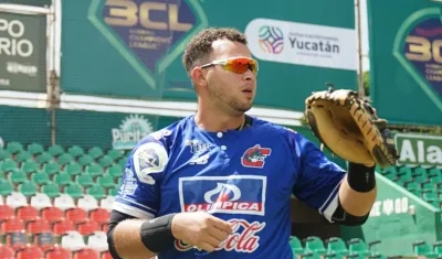 El receptor venezolano Pabel Manzanero llega a Caimanes procedente de Vaqueros.