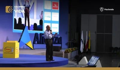 El ministro de Hacienda, Ricardo Bonilla, en la clausura del Congreso de Camacol