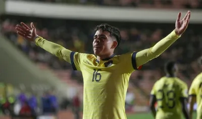 Kendry Páez, de 16 años, abrió el marcador para Ecuador contra Bolivia. 