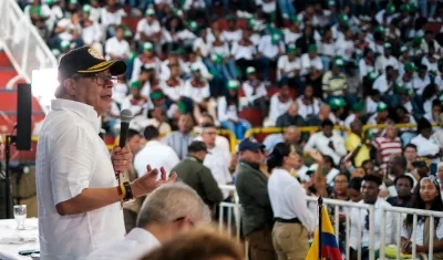El Presidente Gustavo Petro dando un discurso en Tumaco, Nariño.