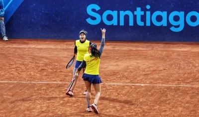 María Fernanda Herazo y María Paulina Pérez jugando la final de los Juegos Panamericanos.