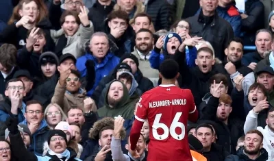Trent Alexander-Arnold celebrando el gol del empate.