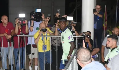 Vinicius Junior, jugador de Brasil, a su llegada al hotel en Barranquilla. 