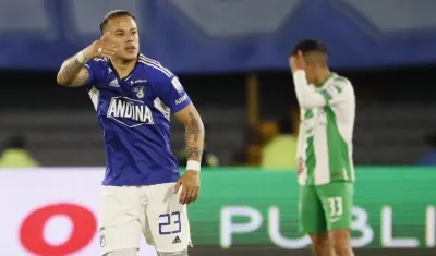 Leonardo Castro celebrando su gol.