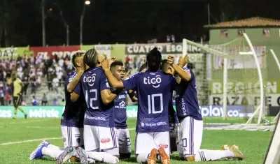 El festejo del gol de Carlos Bacca, que puso en ventaja al Junior. 