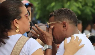 Gabriel Díaz, tío del futbolista Luis Díaz, en una movilización para pedir la libertad de su hermano Luis Manuel Díaz.