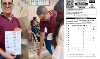 Gustavo Rojas al momento de depositar su voto y el formulario E-14