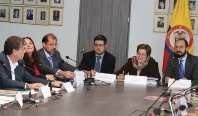 La Ministra de Trabajo, Gloria Inés Ramírez, presidió la mesa de negociaciones instalada hoy martes 28 de noviembre.