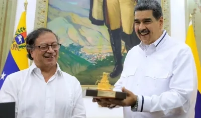 Gustavo Petro, junto a su homólogo Nicolás Maduro.