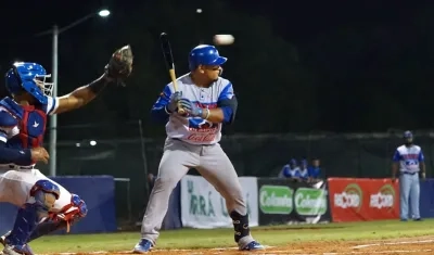 Jair Camargo bateó un jonrón solitario para Caimanes en la novena entrada.