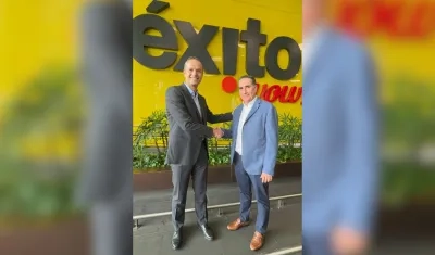 José Gabriel Loaiza, presidente operativo del Grupo Éxito, y Édgar Páez Ángel, presidente de SuperGIROS.