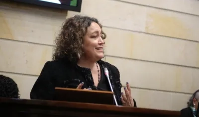 La senadora Angélica Lozano.