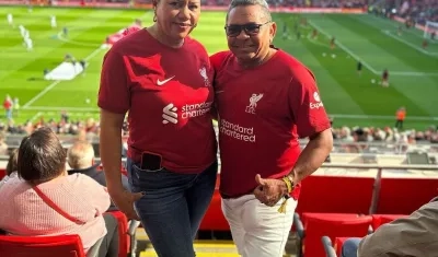 Luis Manuel Díaz junto con su esposa Cilenis Marulanda en Inglaterra.