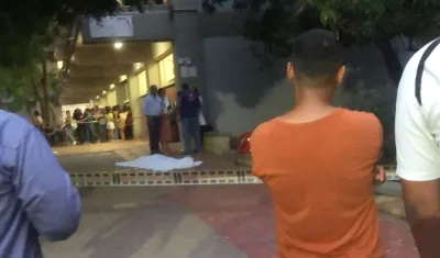 La estudiante murió en el acto. 