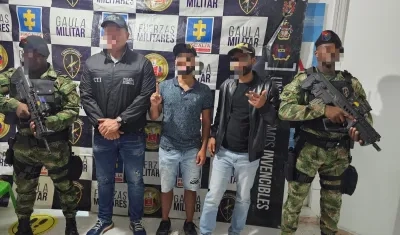 Ciudadanos canadienses con el Gaula.