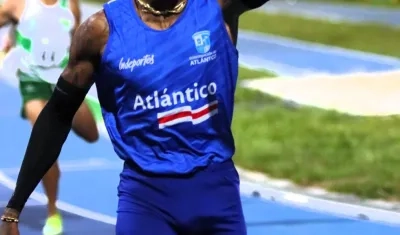 Anthony Zambrano llegando a la meta en los Juegos Nacionales.