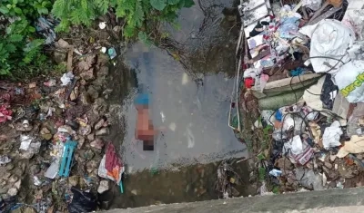 Cadáver de hombre encontrado el arroyo que atraviesa el barrio El Edén 2.000.