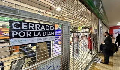 Cierre de la tienda Jumbo en Bogotá.