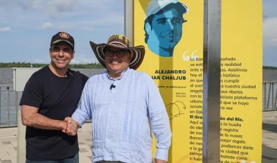 El nuevo alcalde de Barranquilla, Alejandro Char, y el embajador de EE.UU., Francisco Palmieri, en el Gran Malecón