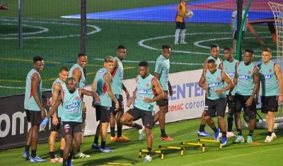 Jugadores de la Selección Colombia en su último entrenamiento previo al partido contra Brasil. 