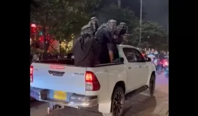 Uno de los disfraces de Hamás que condenó el embajador israelí Gali Dagan.