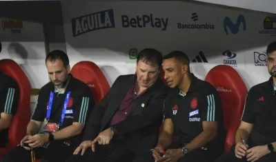 Néstor Lorenzo y su asistente Luis Amaranto Perea. 