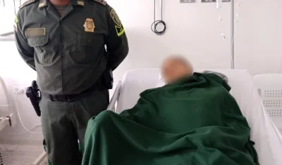 El sicario está bajo custodia policial en el centro asistencial.