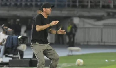 Arturo Reyes tomó al Junior en el puesto 17 y lo clasificó a los cuadrangulares. 