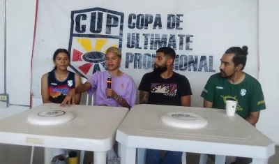 María Fernanda Galindo, Manuela Cárdenas, Jonathan Cantor y Diego Afanador durante el lanzamiento del Juego de Estrellas del Ultimate. 